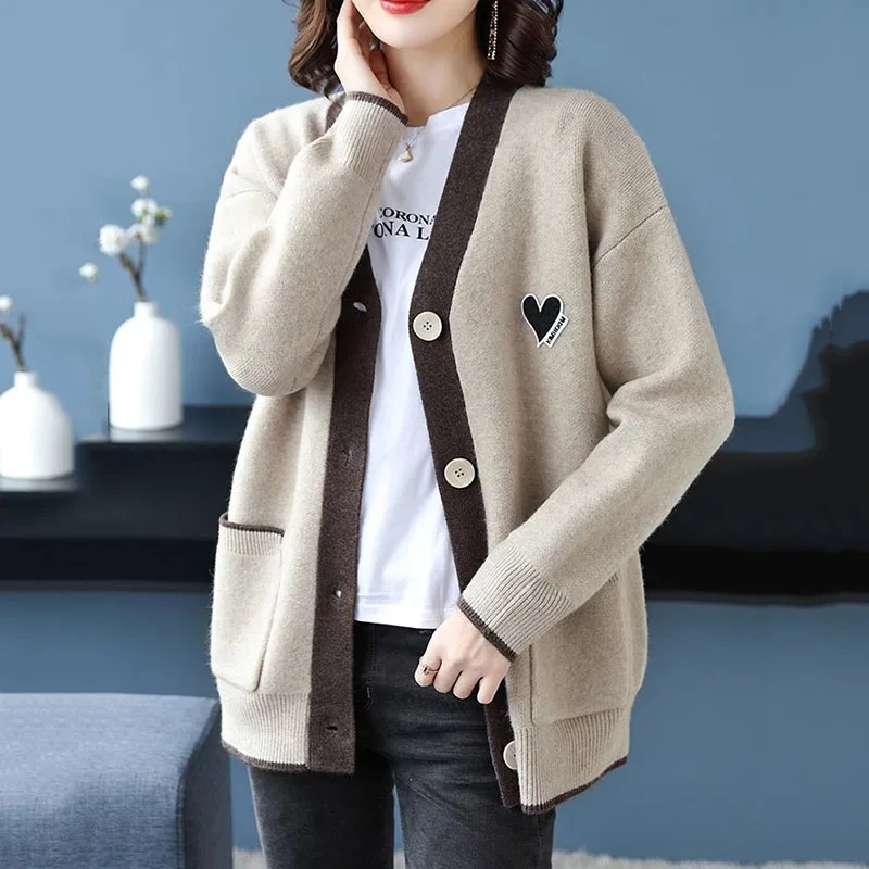 Women's V-Neck Knit Bottom Woolen Sweater, Loose Knit Sweater, Casual Cardigan, Coat, Outerwear, Love, Autumn, Winter, New
Women's V-Neck Knit Bottom Woolen Sweater, Loose Knit Sweater, Casual Cardigan, Coat, Outerwear, Love, Autumn, Winter, New