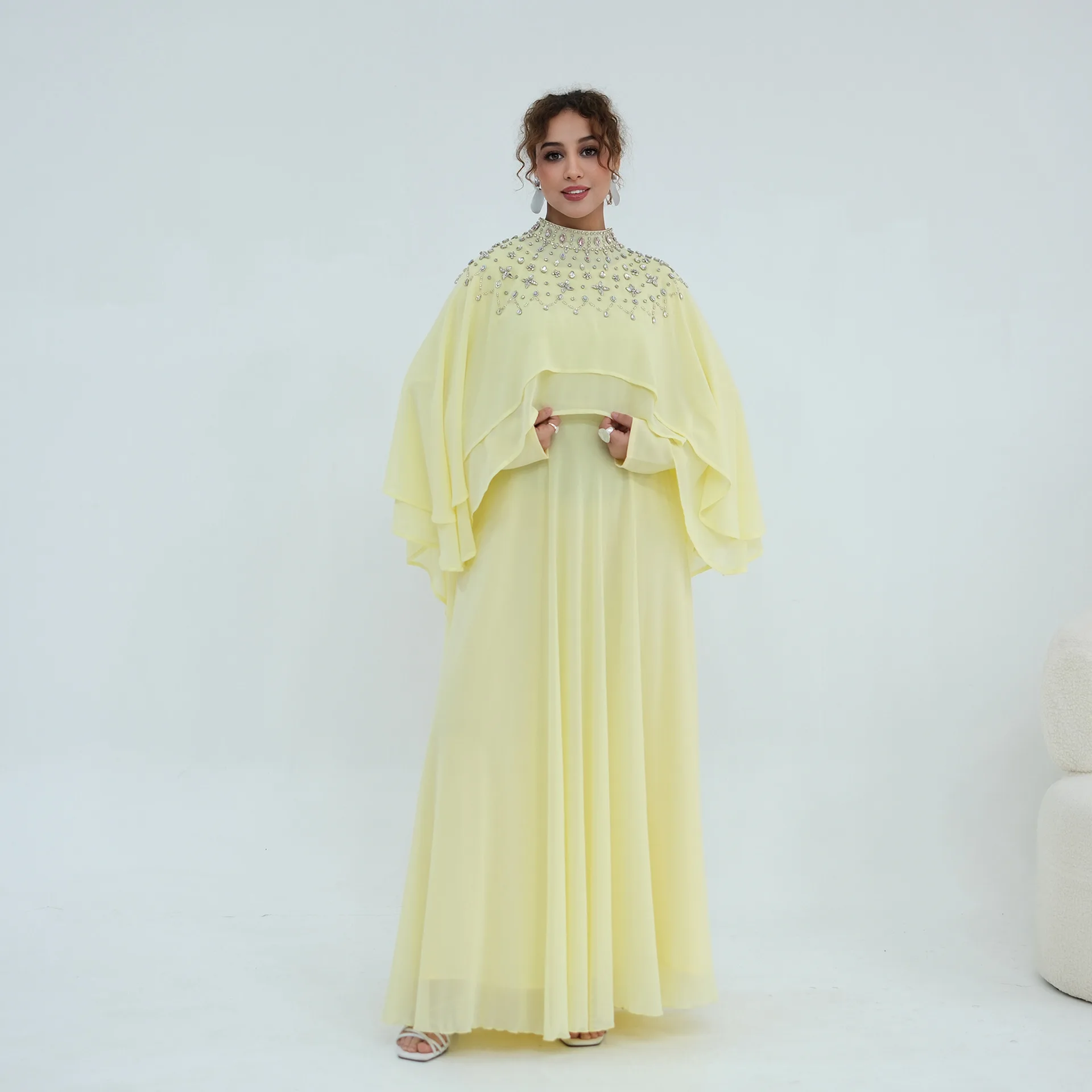 2PCS Luxury Crystal Beading Chiffon Evening Dress with Cape Party Gown Dubai Abaya Kaftan Muslim Women Vestidos Femme Ensembles
2PCS Luxury Crystal Beading Chiffon Evening Dress with Cape Party Gown Dubai Abaya Kaftan Muslim Women Vestidos Femme Ensembles