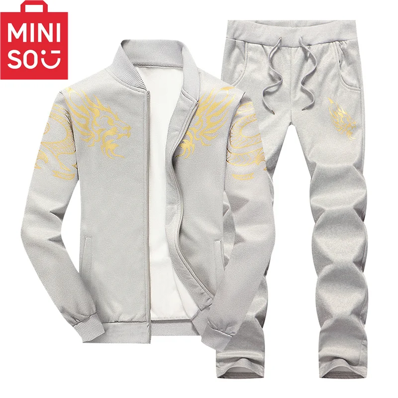 Костюм MINISO мужской спортивный в китайском стиле, свитшот с длинным рукавом и штаны, Повседневный Кардиган, костюм-двойка, Осень-зима
Костюм MINISO мужской спортивный в китайском стиле, свитшот с длинным рукавом и штаны, Повседневный Кардиган, костюм-двойка, Осень-зима