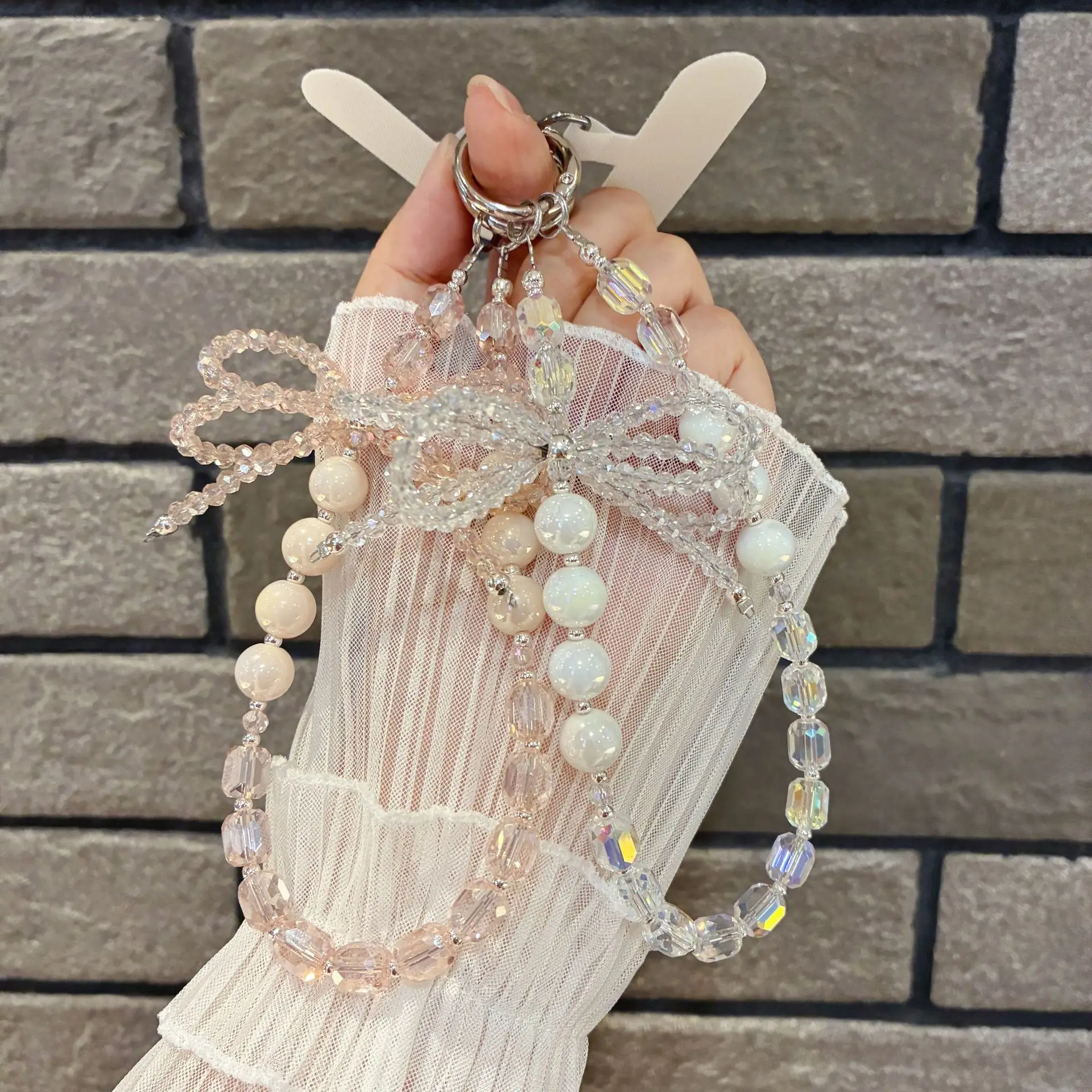 Luxury Crystal Mobile Phone Chain Y2K Lady Charming Crystal Pendant Keychain Watch Short Chain Anti-lost Mobile Phone Chain
Luxury Crystal Mobile Phone Chain Y2K Lady Charming Crystal Pendant Keychain Watch Short Chain Anti-lost Mobile Phone Chain