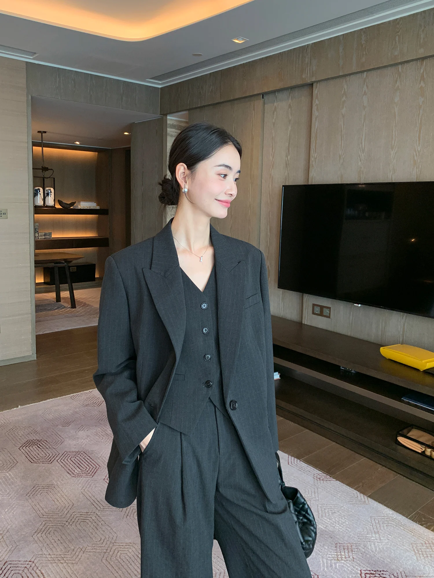 Maven Lin Deep ey Striped Women's Suit Jaet Casual Loose Commute Sle Spring Autumn New Arrival Ladies' Faion
Maven Lin Deep ey Striped Women's Suit Jaet Casual Loose Commute Sle Spring Autumn New Arrival Ladies' Faion