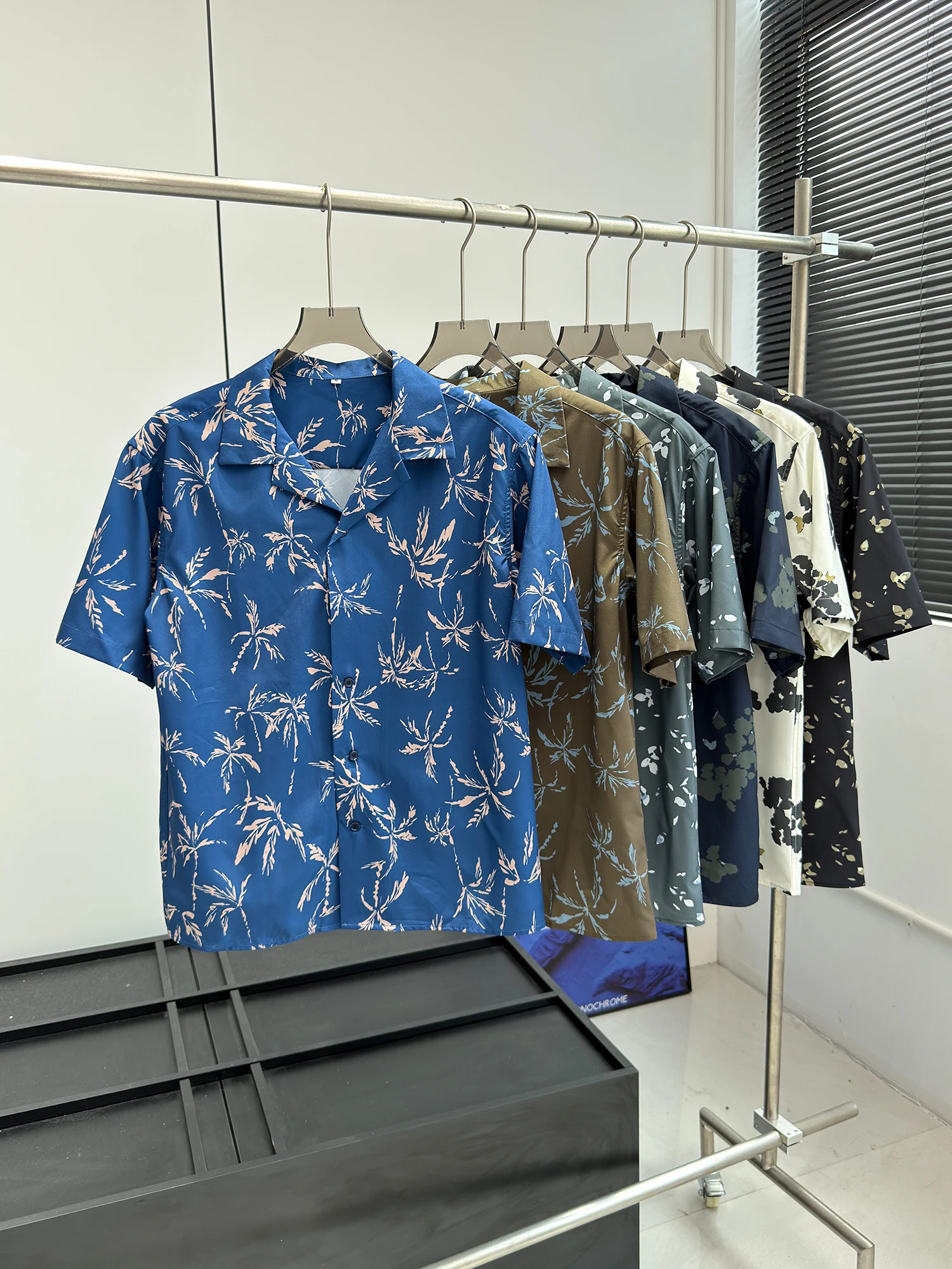 Modal Cotton Blend Short Sleeve Casual Print Shirt for Men Loose Fit Summer Comfortable Breathable Skin-Friendly
Modal Cotton Blend Short Sleeve Casual Print Shirt for Men Loose Fit Summer Comfortable Breathable Skin-Friendly