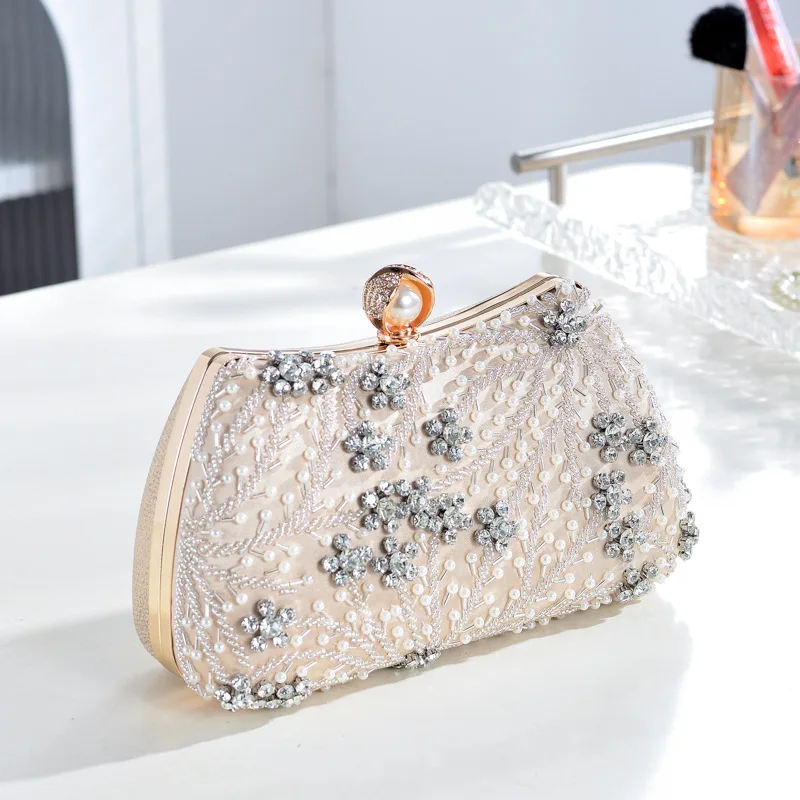 Luxury Handmade Wedding Evening Bag Chain Shoulder Bag Full Beaded Clutch Bag Ladies Artificial Pearls Handbag for Wedding Party
Luxury Handmade Wedding Evening Bag Chain Shoulder Bag Full Beaded Clutch Bag Ladies Artificial Pearls Handbag for Wedding Party