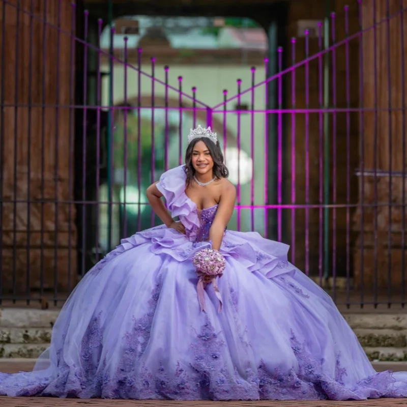 Luxury Purple Quinceanera Dress off-shoulder Crystal 3D Flower Decal Long tail Layering vestidos de 15 Quinceanera Customize
Luxury Purple Quinceanera Dress off-shoulder Crystal 3D Flower Decal Long tail Layering vestidos de 15 Quinceanera Customize