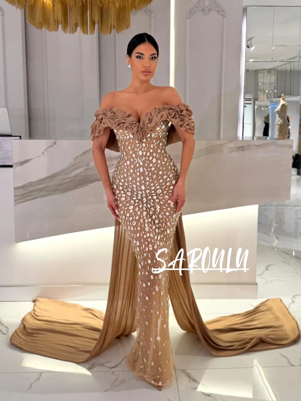 Champagne Off Shoulder Ruffle Mermaid Evening Gown Crystal Embellished Bodycon Trailing Formal Prom Wedding Guest Party Dress
Champagne Off Shoulder Ruffle Mermaid Evening Gown Crystal Embellished Bodycon Trailing Formal Prom Wedding Guest Party Dress