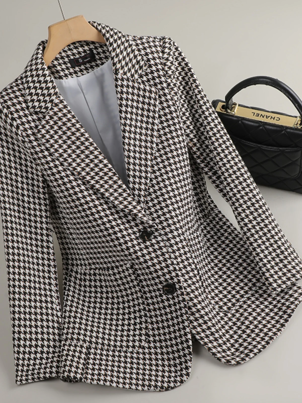 Fashionable Plaid Suit Jacket Women's Casual British Style Spring Autumn Elegant Small Stature Trendy Top Quality Commute Fit
Fashionable Plaid Suit Jacket Women's Casual British Style Spring Autumn Elegant Small Stature Trendy Top Quality Commute Fit