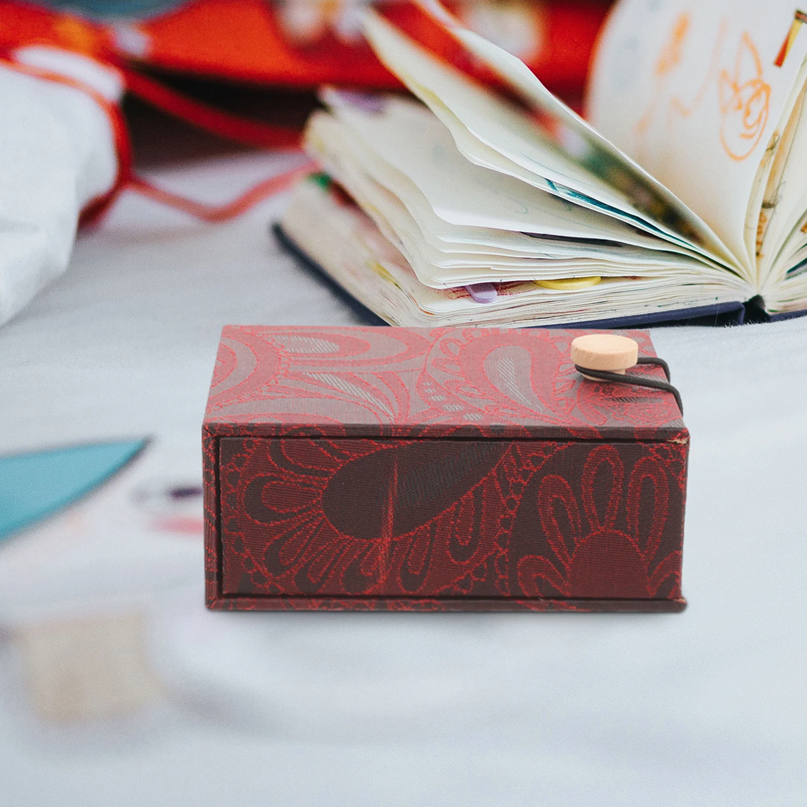 Retro Wood Jewelry Box 10x7.5x4.5cm Cashew Pattern Fabric Small Storage Case for Necklace Bracelet Gifts Packaging Orders
Retro Wood Jewelry Box 10x7.5x4.5cm Cashew Pattern Fabric Small Storage Case for Necklace Bracelet Gifts Packaging Orders