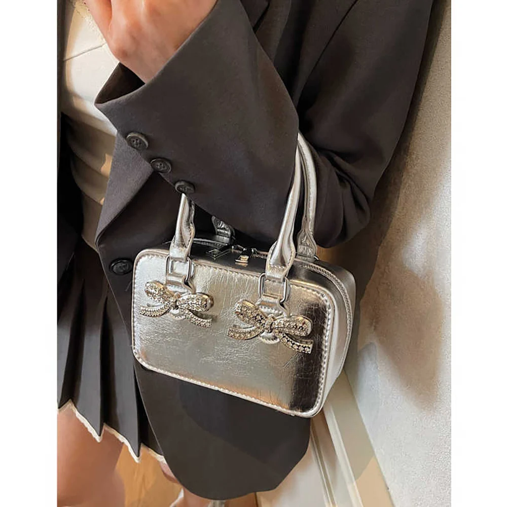 Diamond Bow Box Handbags Women Crossbody Bag Korean Art Style Single Shoulder Bags Lady Fashion Zipper Small Square Underarm Bag
Diamond Bow Box Handbags Women Crossbody Bag Korean Art Style Single Shoulder Bags Lady Fashion Zipper Small Square Underarm Bag