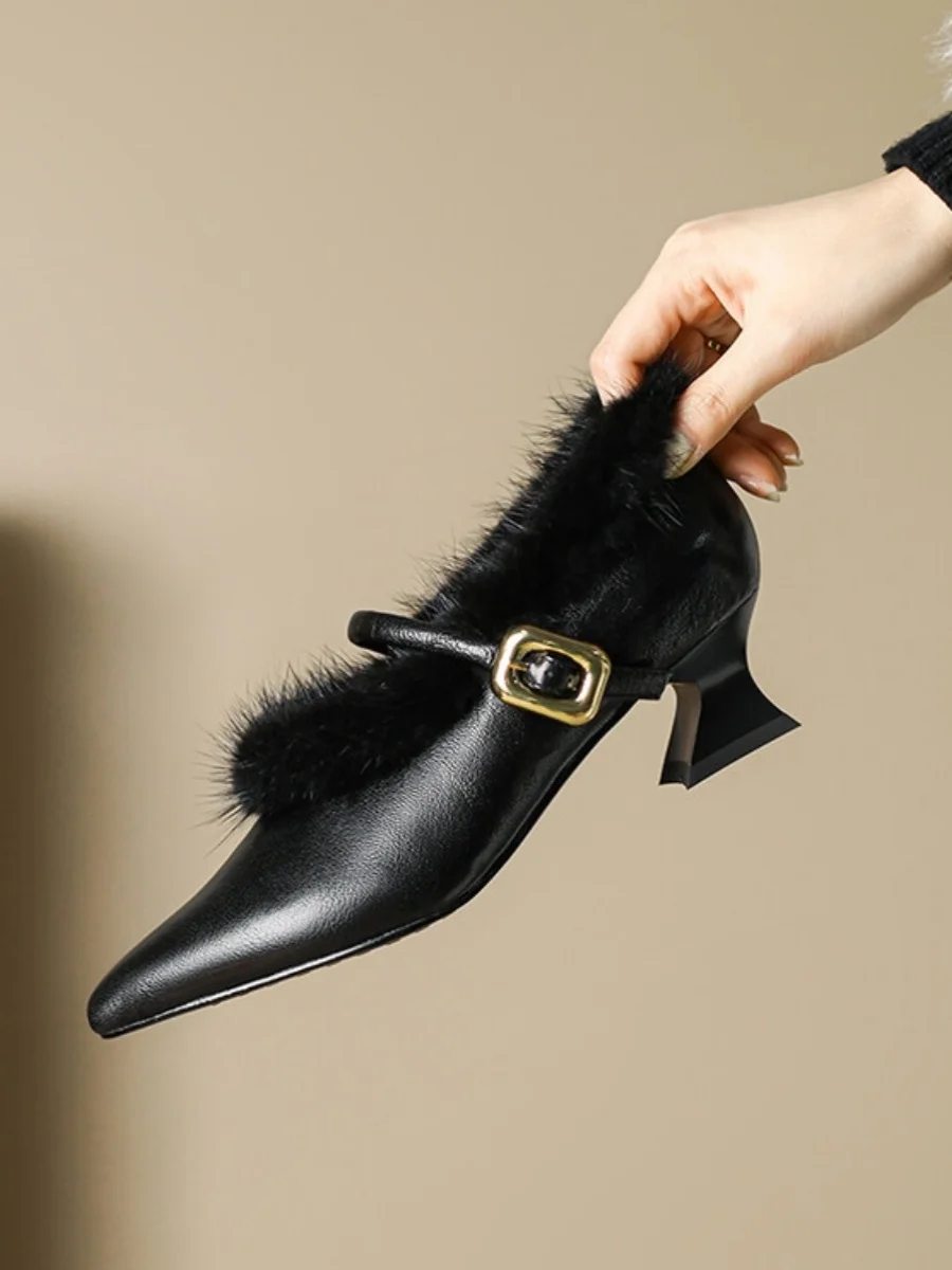2025 Genuine Leather Sexy Ladies Furry High Heels Spring Pointed Elegant Banquet Weird Heel Black/brown Retro Buckle Casual Pump
2025 Genuine Leather Sexy Ladies Furry High Heels Spring Pointed Elegant Banquet Weird Heel Black/brown Retro Buckle Casual Pump