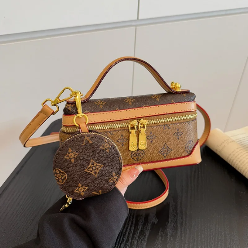 Luxury Inspired Vintage Printed Monogram Box Bag Women's Fashion Crossbody Small Square Bag for Girls Korean Version Makeup Box
Luxury Inspired Vintage Printed Monogram Box Bag Women's Fashion Crossbody Small Square Bag for Girls Korean Version Makeup Box