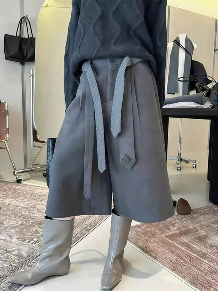 Серые шерстяные брюки семь четвертей, осень-зима 2024, новый свободный крой с завязками, повседневные и красивые широкие брюки
Серые шерстяные брюки семь четвертей, осень-зима 2024, новый свободный крой с завязками, повседневные и красивые широкие брюки