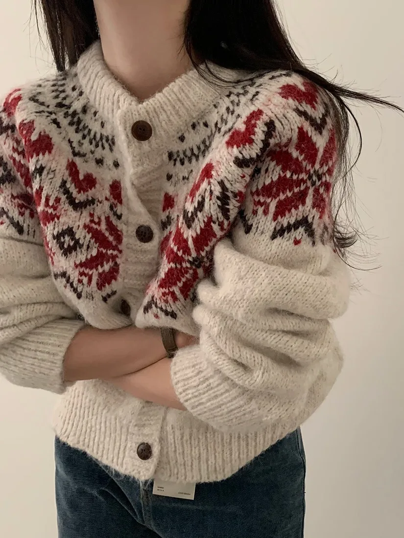 Женский вязаный кардиган в стиле ретро с узором Fair Isle, свободный, универсальный, на одной пуговице, с цветочным принтом, для ранней весны
Женский вязаный кардиган в стиле ретро с узором Fair Isle, свободный, универсальный, на одной пуговице, с цветочным принтом, для ранней весны