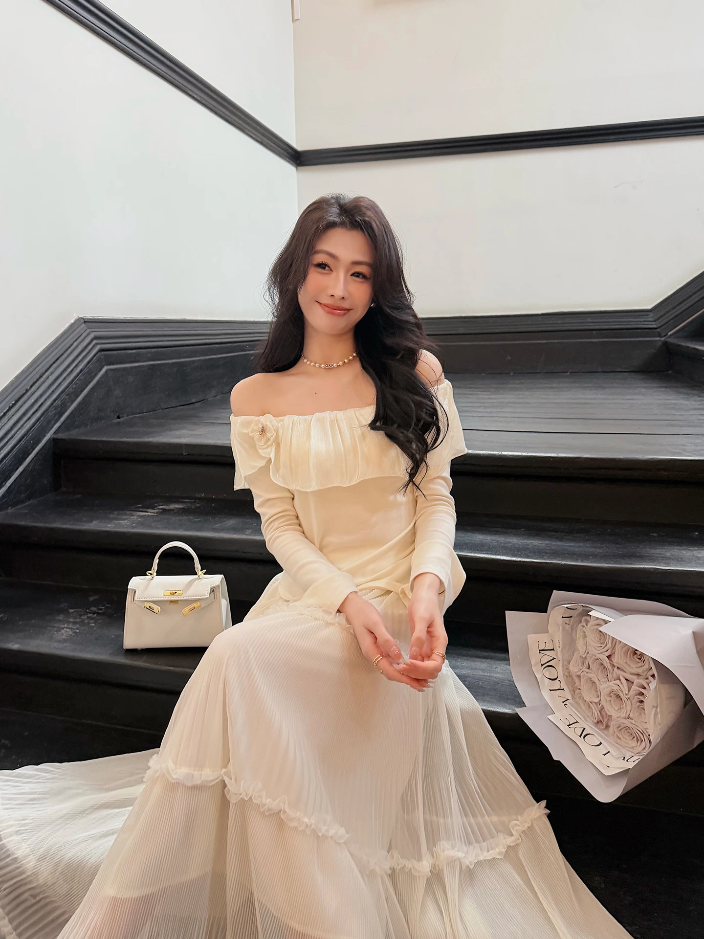 Summer Chiffon Bell Sleeve Knitwear One Shoulder Ruffle White French Style Loose Fit Long Sleeve Polyester Fiber
Summer Chiffon Bell Sleeve Knitwear One Shoulder Ruffle White French Style Loose Fit Long Sleeve Polyester Fiber