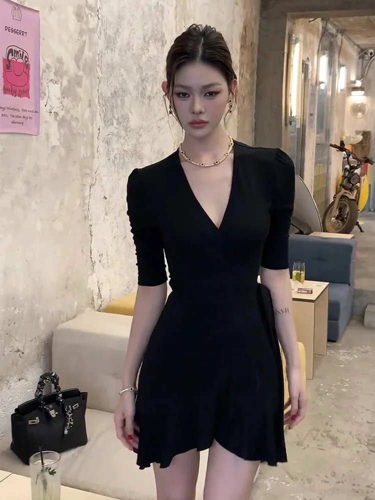 Syxatn Retro Black Tie Dress mid Sleeve V-neck Slim Fit Short Skirt Women's Spring Summer Fashion High Waist A-line Dress
Syxatn Retro Black Tie Dress mid Sleeve V-neck Slim Fit Short Skirt Women's Spring Summer Fashion High Waist A-line Dress