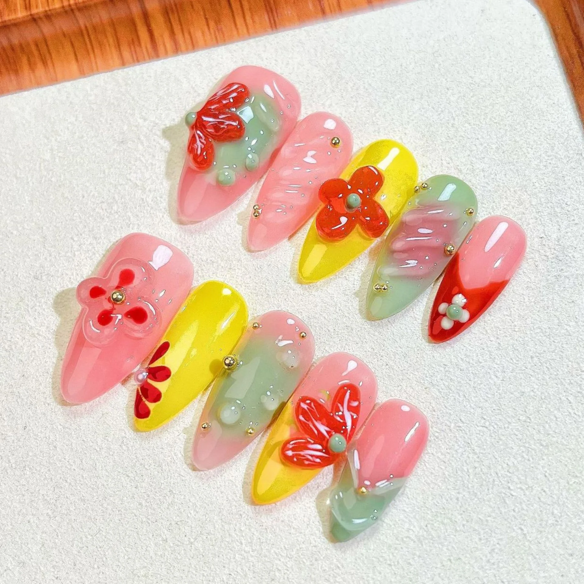 10pcs Sweet Pink Handmade Fake Nails Blue Green French Almond False Nails With Red 3D Carving Flower Press On Nail Detachable
10pcs Sweet Pink Handmade Fake Nails Blue Green French Almond False Nails With Red 3D Carving Flower Press On Nail Detachable