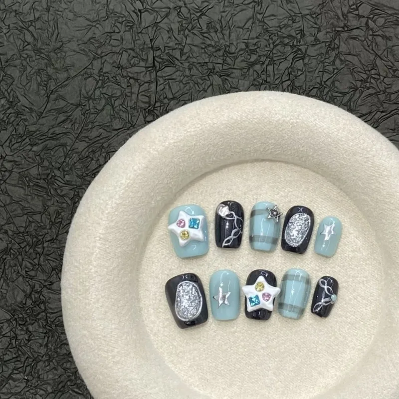 10 Pieces Spicy Girl Y2k Stars Handmade Press On Nails Black and Blue Color Clash Short Fake Nails Removable Reusable
10 Pieces Spicy Girl Y2k Stars Handmade Press On Nails Black and Blue Color Clash Short Fake Nails Removable Reusable