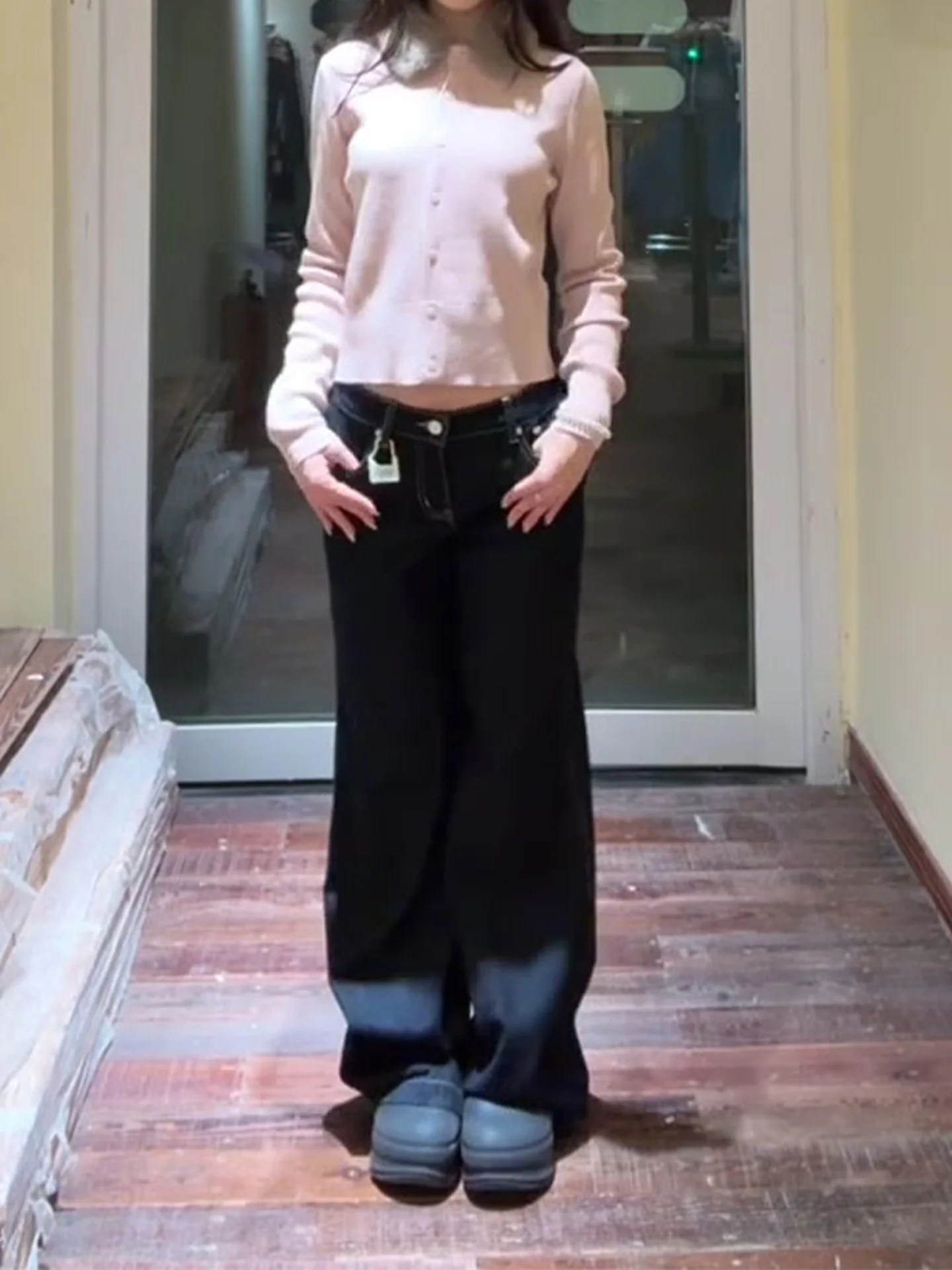 Low Waist Flared Straight Leg Dark Wash Denim Jeans Women's Summer New Style High Fashion Slimming Floor Length Trousers
Low Waist Flared Straight Leg Dark Wash Denim Jeans Women's Summer New Style High Fashion Slimming Floor Length Trousers