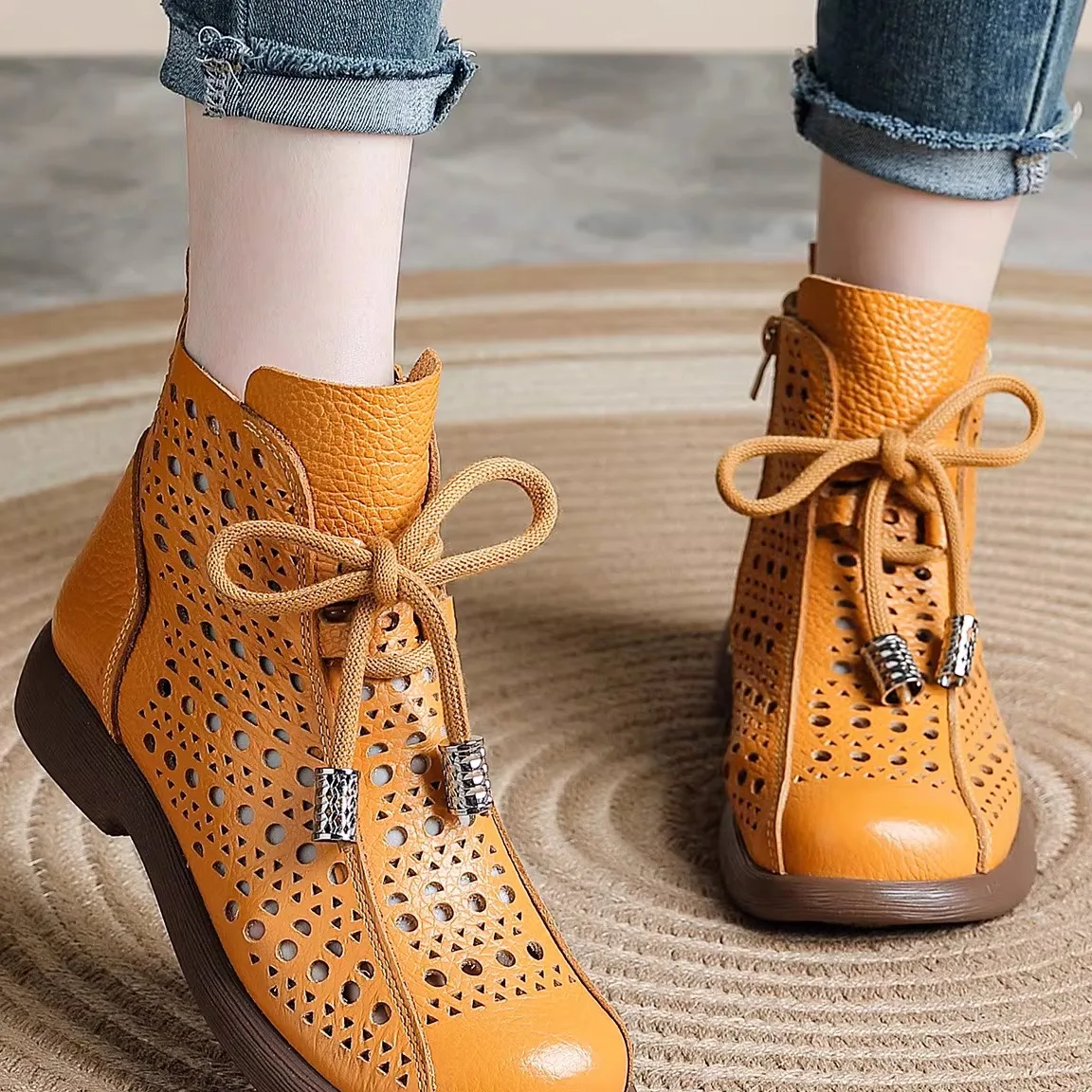 Women's Boots Hollow out Leather Breathable High Top Boots Summer Short Boots round Toe Thick Heel Rubber Outsole
Women's Boots Hollow out Leather Breathable High Top Boots Summer Short Boots round Toe Thick Heel Rubber Outsole