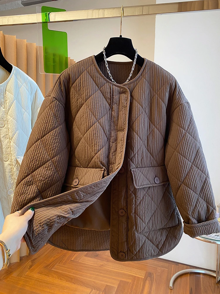 Thiened down Cotton Jaet Women's Double ket Collarl Coat Diamond id Design Winter Outerwear Retro Sle Long Sve
Thiened down Cotton Jaet Women's Double ket Collarl Coat Diamond id Design Winter Outerwear Retro Sle Long Sve