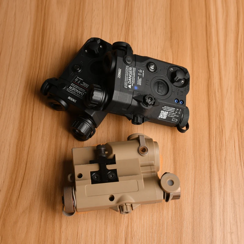 PEQ-15 Airsoft Weapon Laser Tactical LA5C NGAL SF Hunting Red Dot Green Blue IR Fill Light Scout Light LED Strobe Flashlight
PEQ-15 Airsoft Weapon Laser Tactical LA5C NGAL SF Hunting Red Dot Green Blue IR Fill Light Scout Light LED Strobe Flashlight