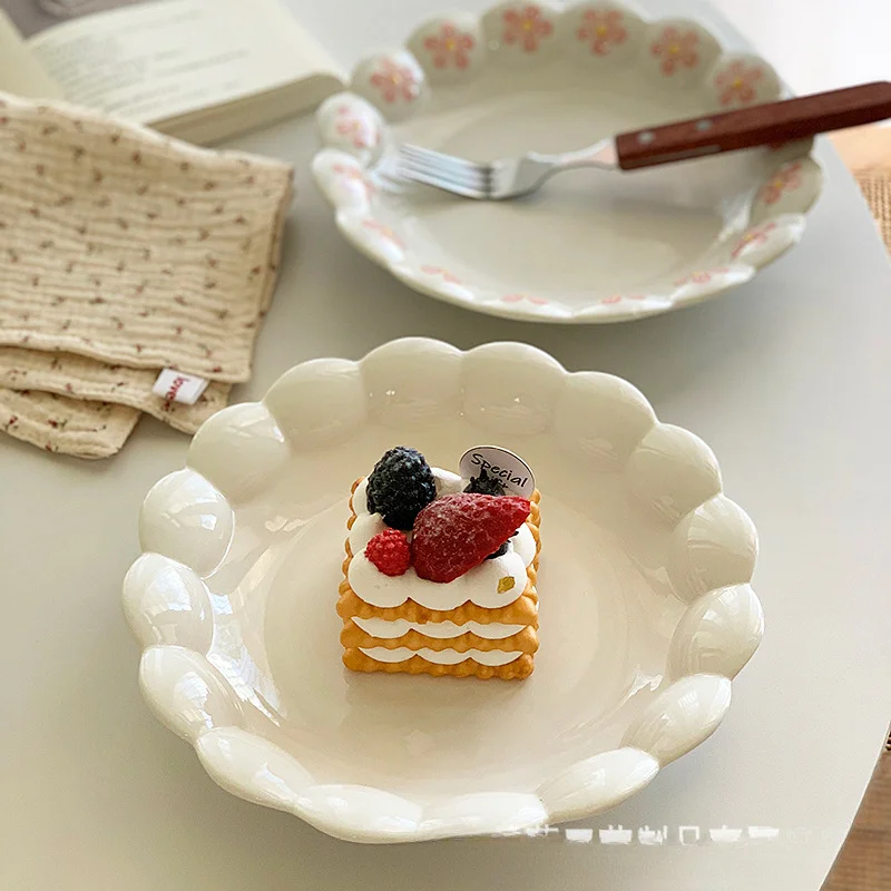 Japanese style ins floral petal edge plate underglaze colored ceramic plate tableware 8 inch retro relief hollow plate
Japanese style ins floral petal edge plate underglaze colored ceramic plate tableware 8 inch retro relief hollow plate