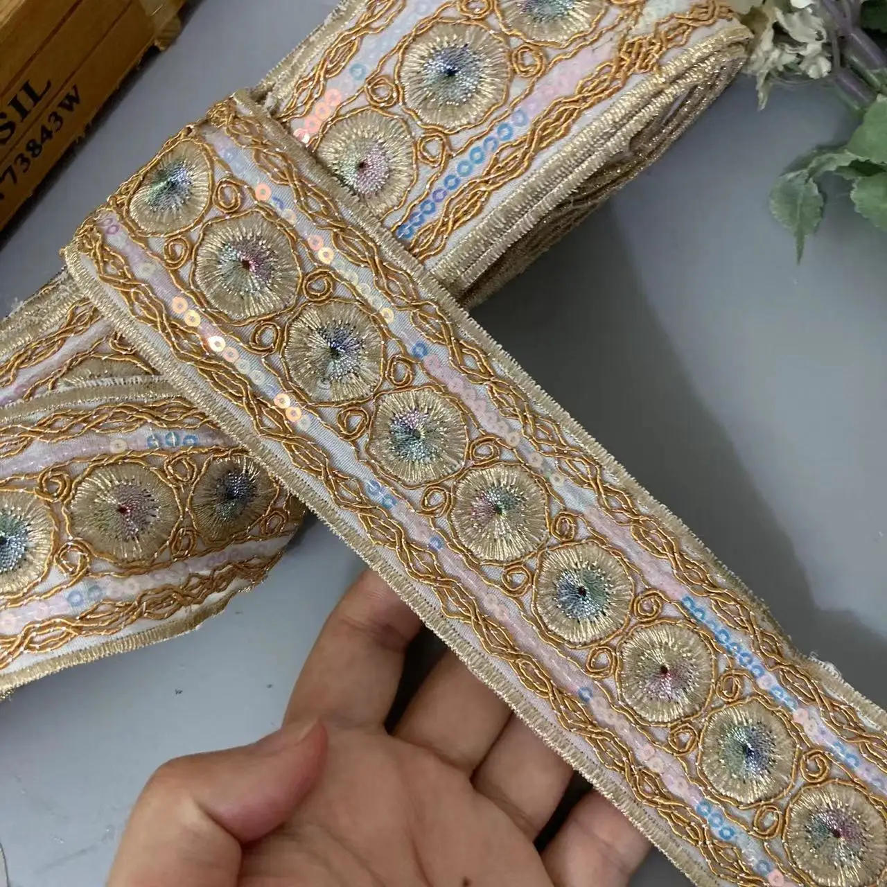 2 Yards White 4.5cm Sequins African Lace Trims Geometric Lace Ribbon DIY Sewing Dress Decoration Lacework Materials
2 Yards White 4.5cm Sequins African Lace Trims Geometric Lace Ribbon DIY Sewing Dress Decoration Lacework Materials