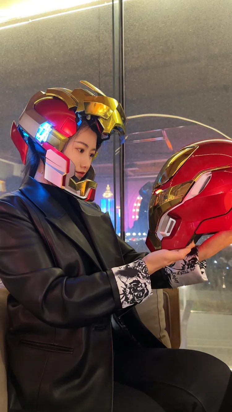 Wearable Iron Man 1:1 MK50 MK5 MK17 Helmet Voice Control Eyes With Light Model Toys For Adult Technology Wearable Xmas Gift
Wearable Iron Man 1:1 MK50 MK5 MK17 Helmet Voice Control Eyes With Light Model Toys For Adult Technology Wearable Xmas Gift