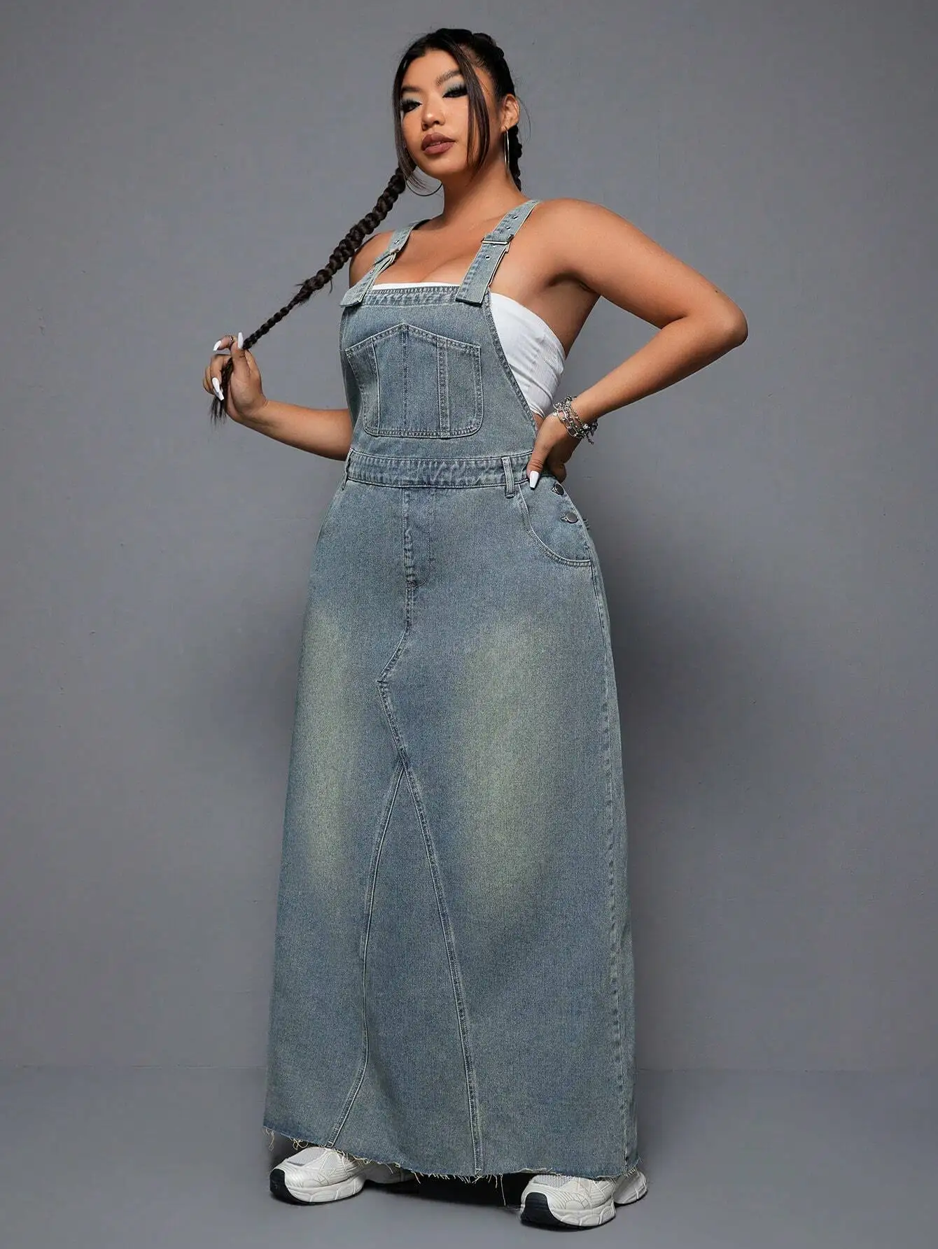 Loose Fit Washed Denim Overall Dress For Women
Loose Fit Washed Denim Overall Dress For Women