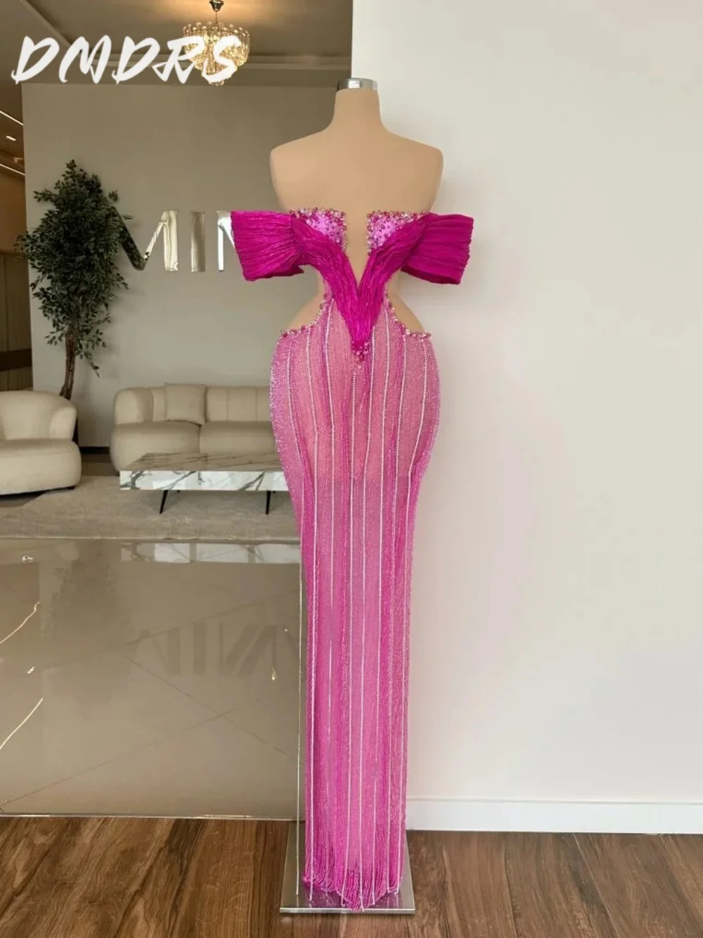 Sexy Deep V-Neck Prom Dress 2025 Luxurious Waist-Exposed Shiny Evening Dress Stylish A Line Floor-Length Gown Customized
Sexy Deep V-Neck Prom Dress 2025 Luxurious Waist-Exposed Shiny Evening Dress Stylish A Line Floor-Length Gown Customized