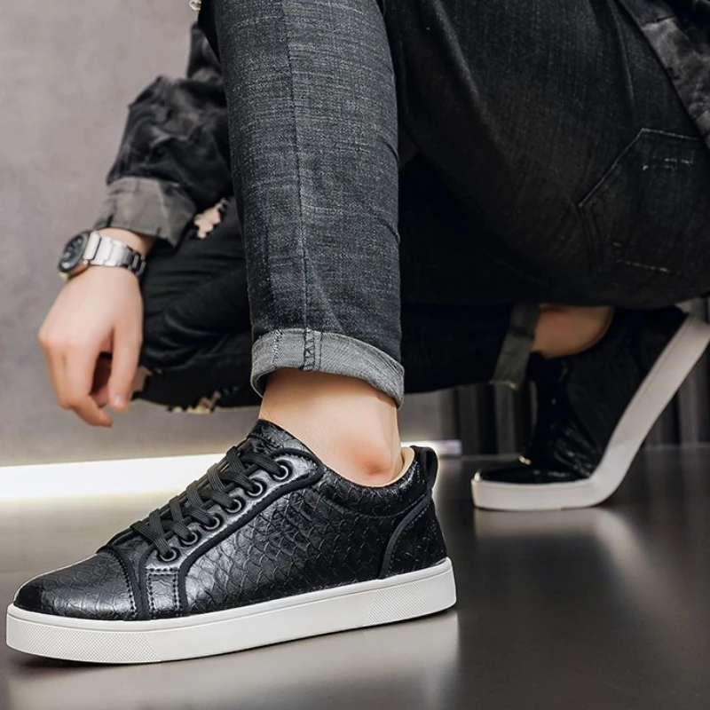 Мужская повседневная обувь с мягкой кожаной подошвой, круглым носком, плоским каблуком, низким каблуком, новый стиль, модные прогулочные туфли большого размера
Мужская повседневная обувь с мягкой кожаной подошвой, круглым носком, плоским каблуком, низким каблуком, новый стиль, модные прогулочные туфли большого размера