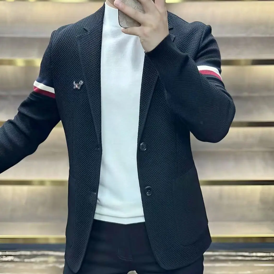 Men's Knitted Jacket with Embroidered Design, Casual Collar, Long Sleeve Suit, Men's Business Suit, Men's Trendy Knitted Jacket
Men's Knitted Jacket with Embroidered Design, Casual Collar, Long Sleeve Suit, Men's Business Suit, Men's Trendy Knitted Jacket