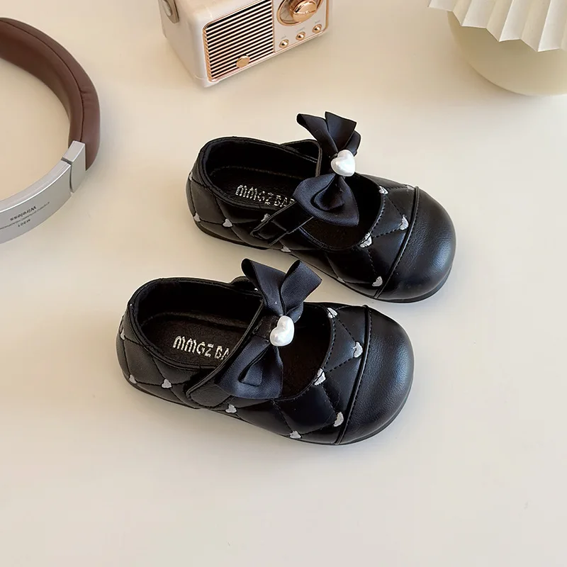 Spring Autumn Girls Soft Soled Baby Toddler Shoes Children Love Leather Shoes Girls Bows Princess Single Shoes Checkered Uppers
Spring Autumn Girls Soft Soled Baby Toddler Shoes Children Love Leather Shoes Girls Bows Princess Single Shoes Checkered Uppers