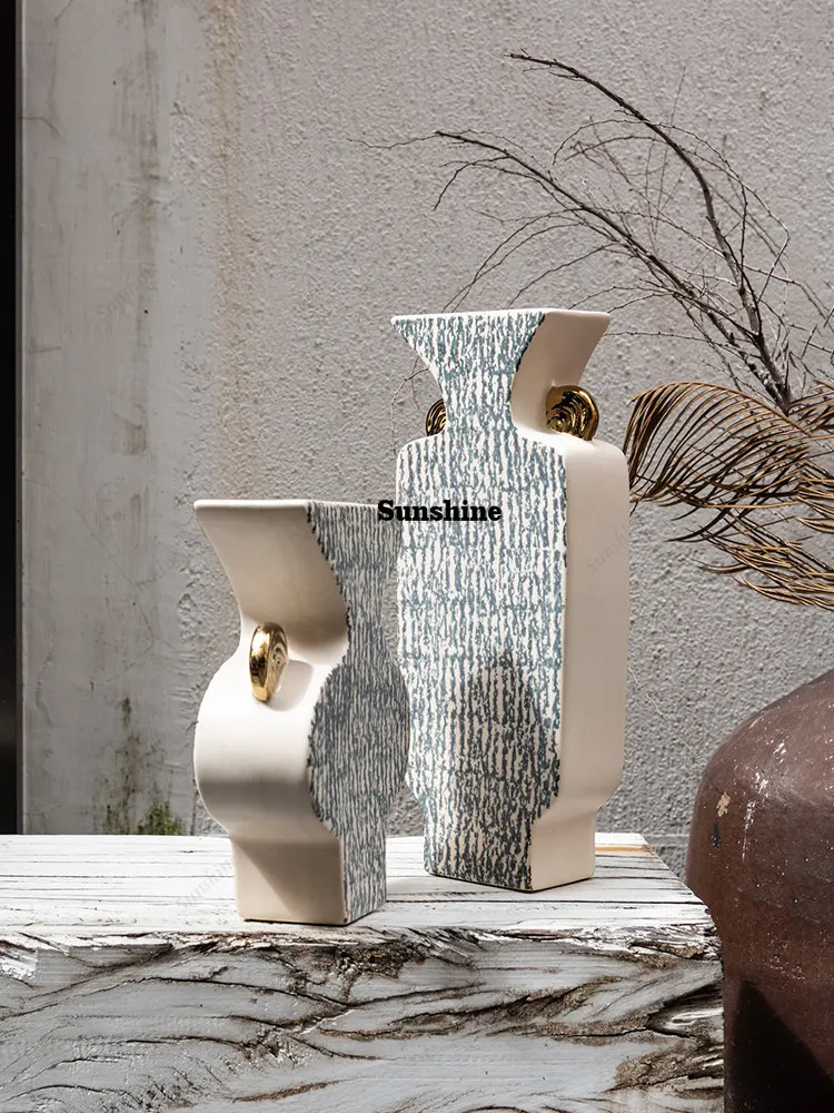 Цветочная композиция для декора гостиной, прихожей, тумбы под телевизор в гостевом доме/модельной квартире
Цветочная композиция для декора гостиной, прихожей, тумбы под телевизор в гостевом доме/модельной квартире