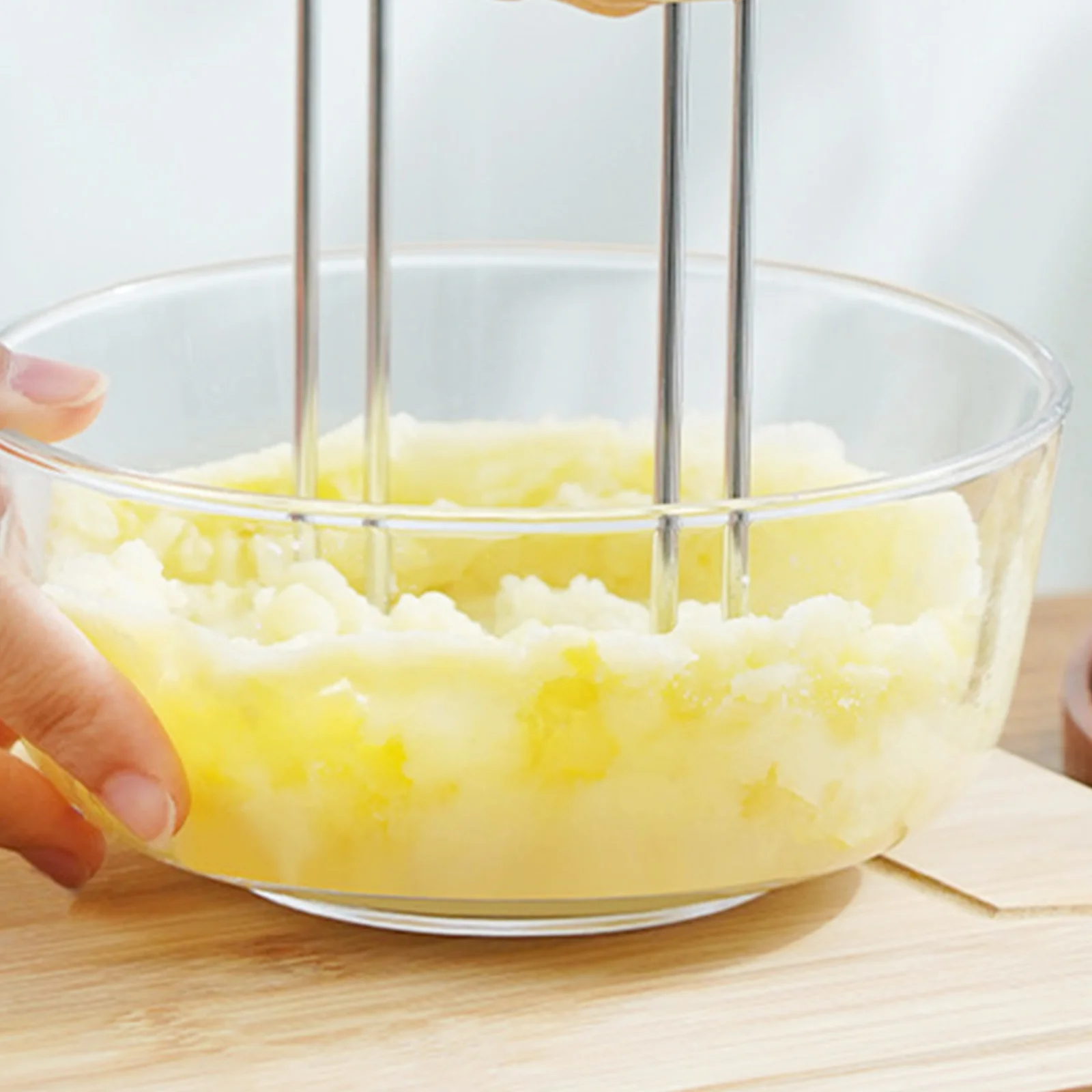 Stainless Steel Potato Masher Robust Manual Presser for Kitchen Use with Non Slip Handle Easy to Operate Kitchen Tools
Stainless Steel Potato Masher Robust Manual Presser for Kitchen Use with Non Slip Handle Easy to Operate Kitchen Tools