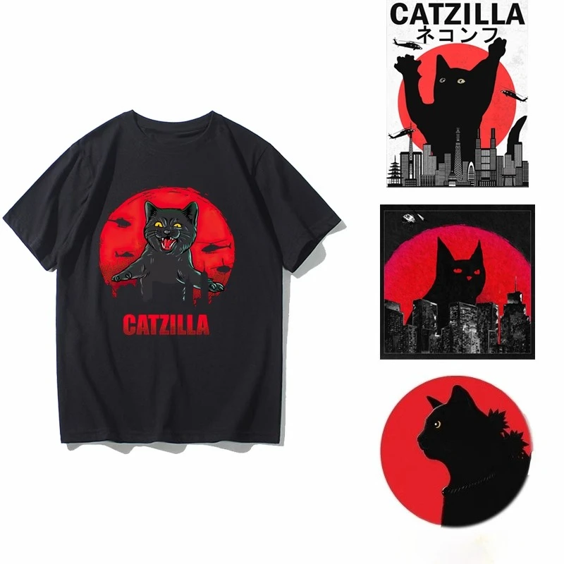 Хлопковая футболка с котом в японском ретро-стиле. Особенности узора Catzilla Cat на одежде с динозаврами с короткими рукавами и принтом монстров.
Хлопковая футболка с котом в японском ретро-стиле. Особенности узора Catzilla Cat на одежде с динозаврами с короткими рукавами и принтом монстров.