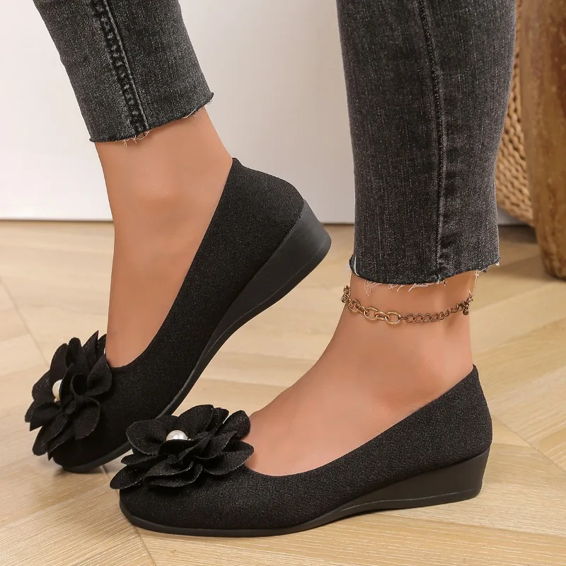 2025 Fashion Slip-on Women's High Heels New Floral String Bead Casual Best Seller Plus Size Light Comfortable Flat Low Heels
2025 Fashion Slip-on Women's High Heels New Floral String Bead Casual Best Seller Plus Size Light Comfortable Flat Low Heels