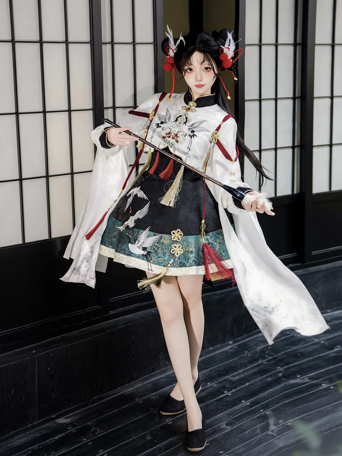 Новинка 2026: Весенне-осенний комплект в китайском стиле — приталенный жакет с длинным рукавом и платье на бретельках. Женский комплект из двух предметов: платье в стиле Лолита, милый и стильный.
Новинка 2026: Весенне-осенний комплект в китайском стиле — приталенный жакет с длинным рукавом и платье на бретельках. Женский комплект из двух предметов: платье в стиле Лолита, милый и стильный.