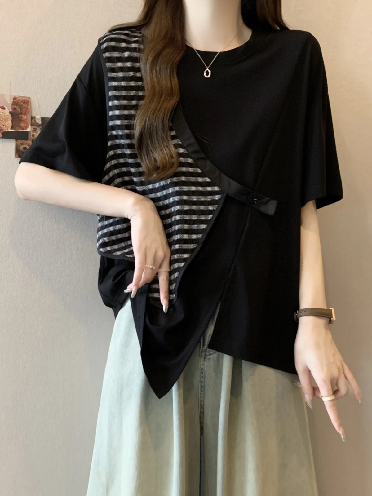 Fashionable Short Sleeve T-Shirt Women's Summer Base Layer Top Asymmetric Creative Pattern Korean Style round Neck Regular Fit
Fashionable Short Sleeve T-Shirt Women's Summer Base Layer Top Asymmetric Creative Pattern Korean Style round Neck Regular Fit