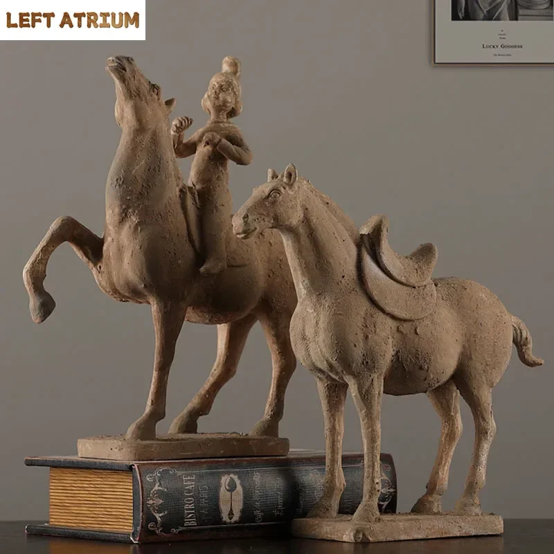 Retro Terracotta Warriors Statue Resin Ornaments Desk Decoration Simulated Unearthed Pottery Horse Sculptures Vintage Home Decor
Retro Terracotta Warriors Statue Resin Ornaments Desk Decoration Simulated Unearthed Pottery Horse Sculptures Vintage Home Decor