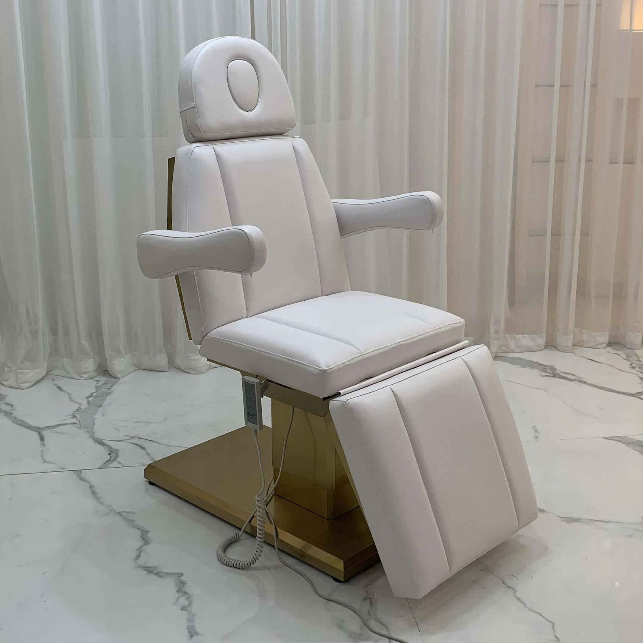 High-end Luxury Gold Base Beauty Facial Table Electric Massage Pink Lash Bed For Wholesale
High-end Luxury Gold Base Beauty Facial Table Electric Massage Pink Lash Bed For Wholesale