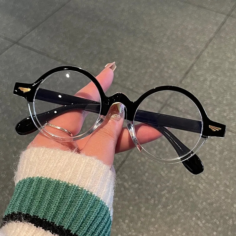 Korean-style round small-frame glasses for both men and women, suitable for school settings, with anti-blue light function
Korean-style round small-frame glasses for both men and women, suitable for school settings, with anti-blue light function