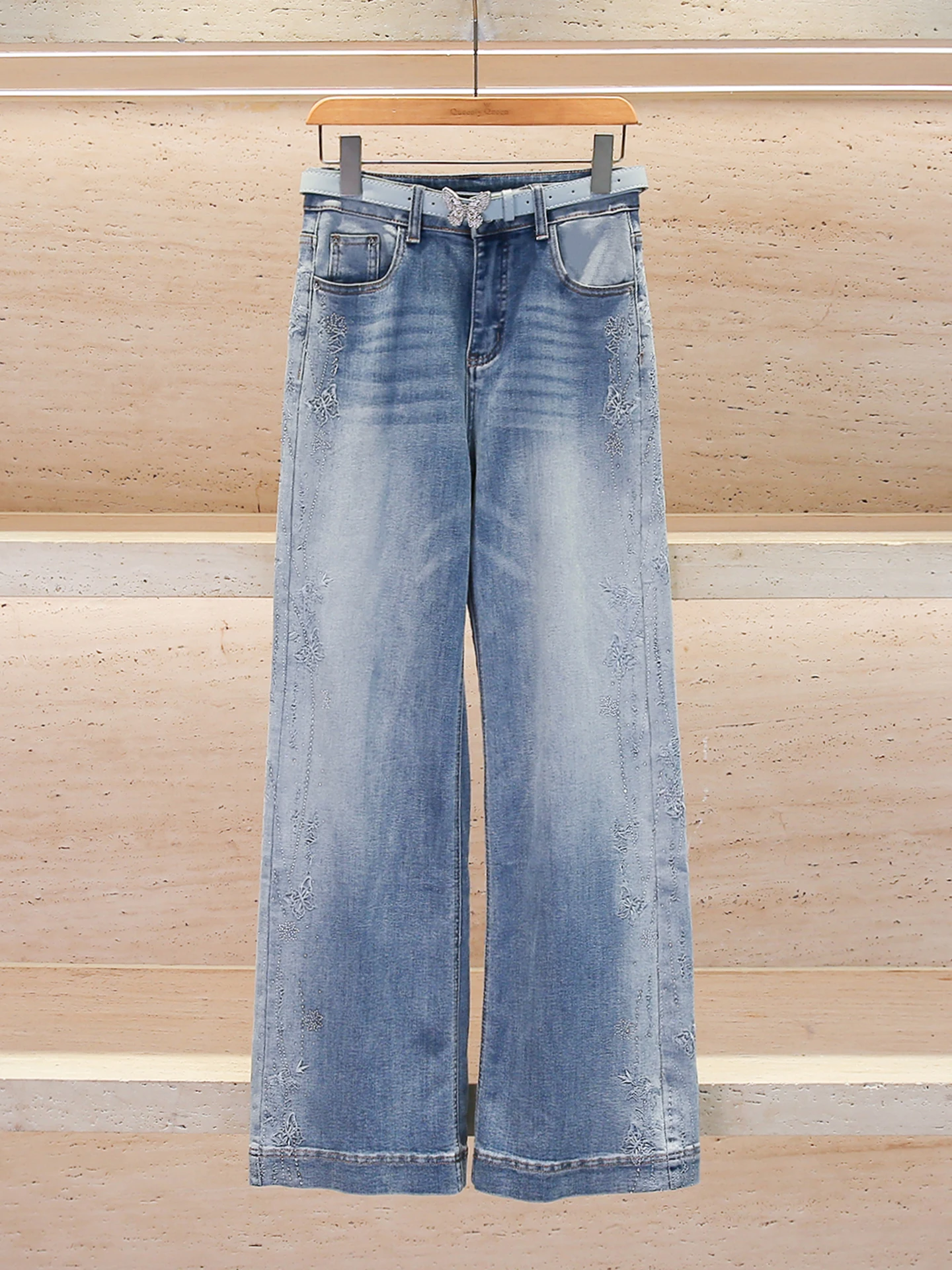 High Waist Wide Leg Denim Jeans Embroidered Belt Casual Versatile Women's Premium Fashion Summer 2026 Blue
High Waist Wide Leg Denim Jeans Embroidered Belt Casual Versatile Women's Premium Fashion Summer 2026 Blue
