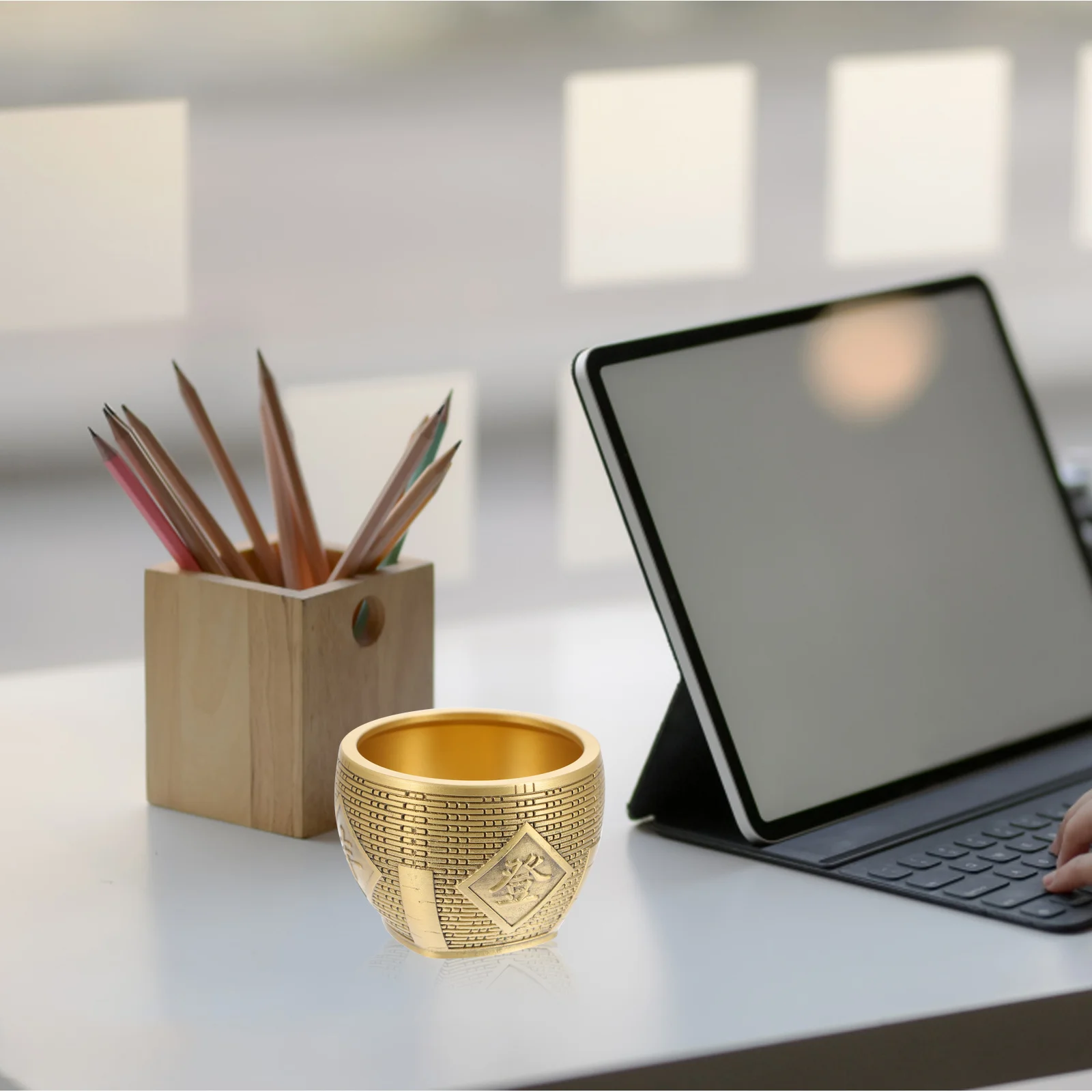 Creative Brass Feng Shui Adorn Table Decor Bowl for Home Office Use Fine Crafted Ashtray Incense Burner Small Space Ornament
Creative Brass Feng Shui Adorn Table Decor Bowl for Home Office Use Fine Crafted Ashtray Incense Burner Small Space Ornament