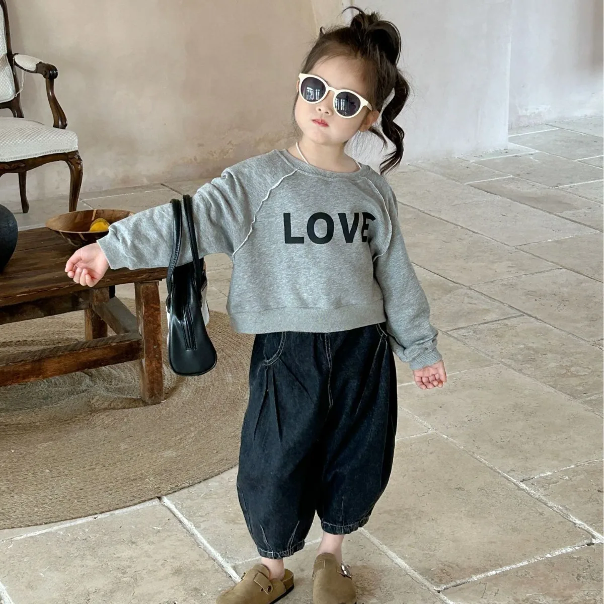 Girls Hoodie 2024 Autumn New Childrens Clothing Girls Korean Style Letter Printed Hoodie Casual Simple and All-matching
Girls Hoodie 2024 Autumn New Childrens Clothing Girls Korean Style Letter Printed Hoodie Casual Simple and All-matching