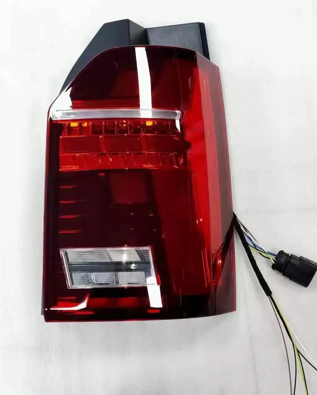 For Volkswagen vw Multivan T5 Car Led Rear Lamp Taillight Tail Light Brake Driving Reversing Lamp Turn Signal
For Volkswagen vw Multivan T5 Car Led Rear Lamp Taillight Tail Light Brake Driving Reversing Lamp Turn Signal