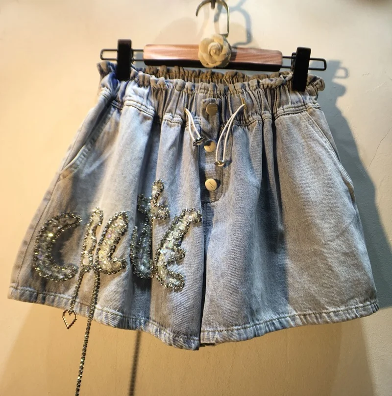 Trendy 2023 New Spring Summer All-match Loose Women Short Jeans Beading Letters Water Drill High Waist Wide Leg Denim Shorts
Trendy 2023 New Spring Summer All-match Loose Women Short Jeans Beading Letters Water Drill High Waist Wide Leg Denim Shorts