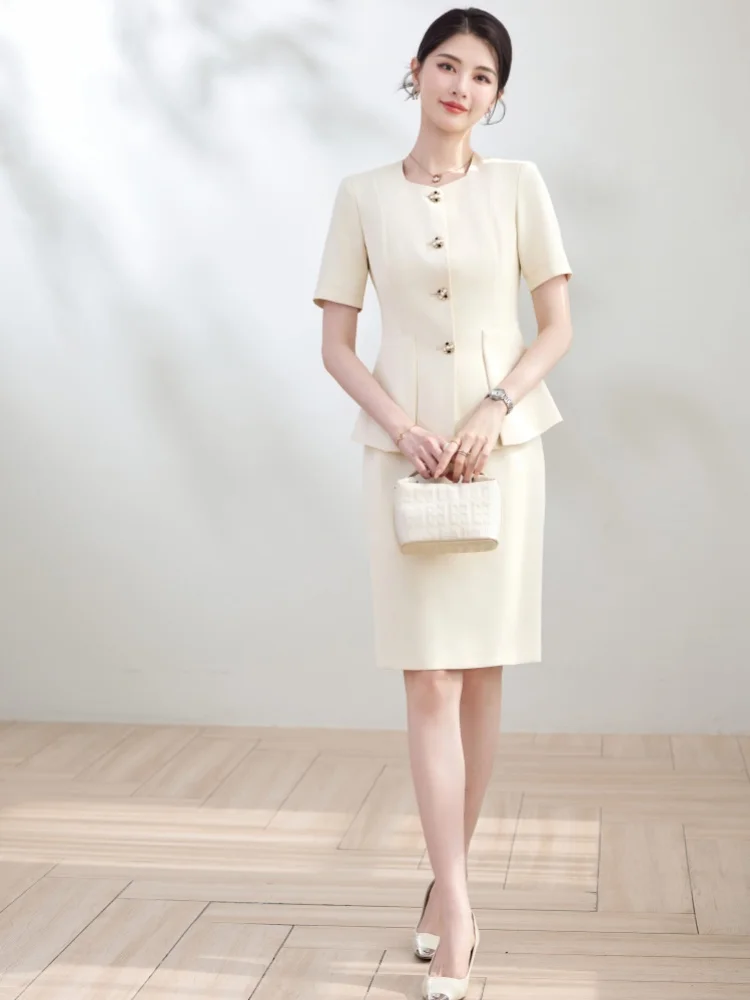 AIyssa Fashionable professional women's wear, high-quality two-piece suit jacket + skirt. New style for spring and summer 2026
AIyssa Fashionable professional women's wear, high-quality two-piece suit jacket + skirt. New style for spring and summer 2026