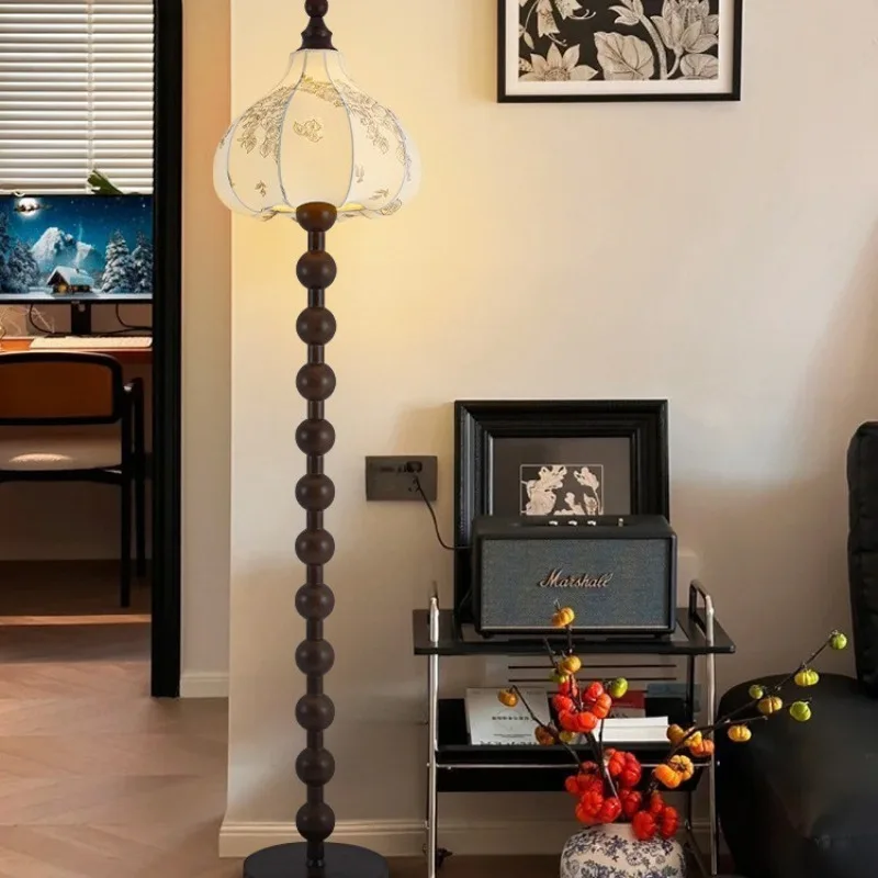 French medieval floor lamp, new Chinese style in the living room, high-end atmosphere in the bedroom, American style, ash wood
French medieval floor lamp, new Chinese style in the living room, high-end atmosphere in the bedroom, American style, ash wood