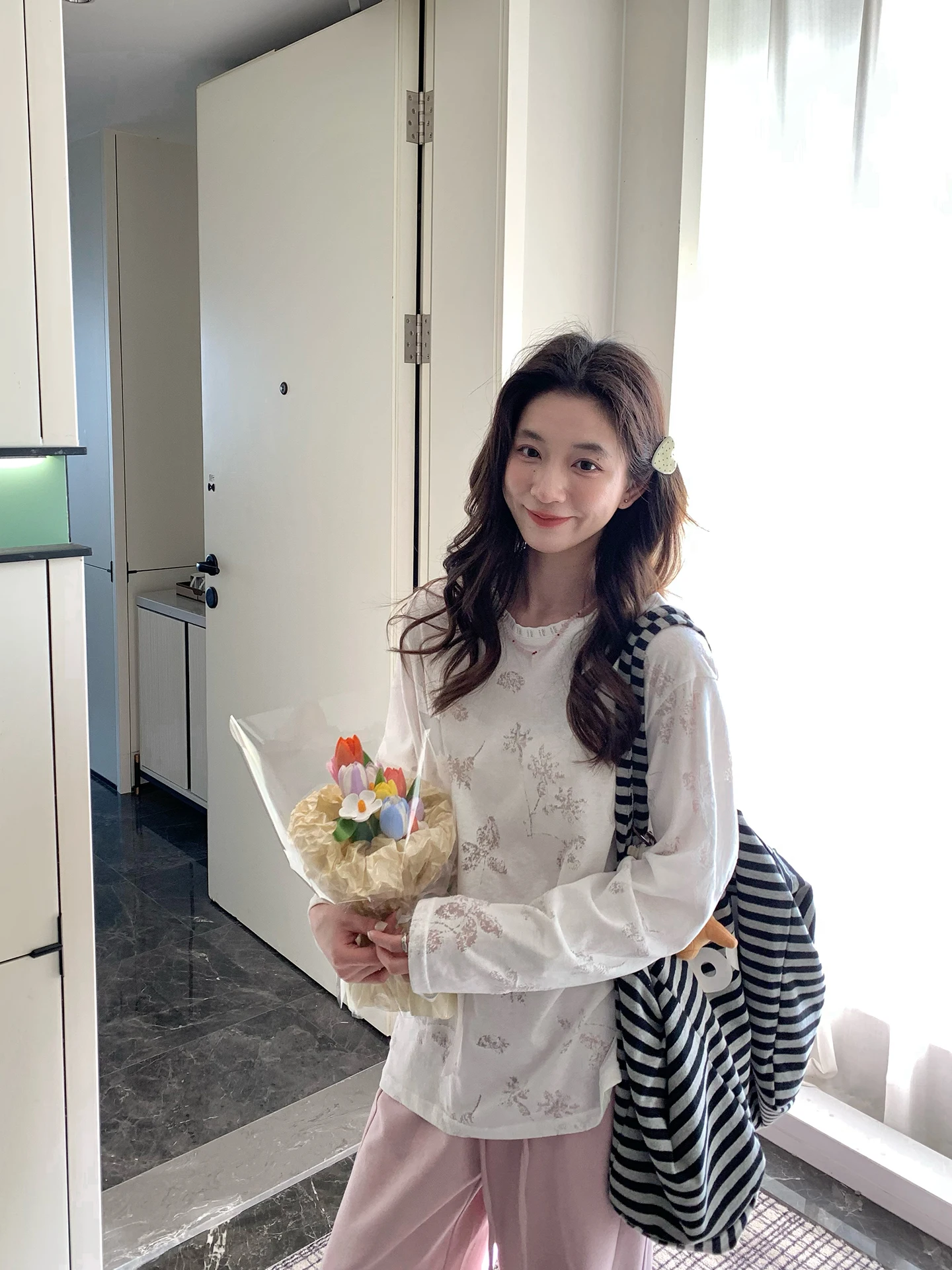 INGCON White Lace T-Shirt Women's Summer New Unique Beautiful Atmosphere Sensation Sun Protection Long Sleeve Cotton Blend
INGCON White Lace T-Shirt Women's Summer New Unique Beautiful Atmosphere Sensation Sun Protection Long Sleeve Cotton Blend
