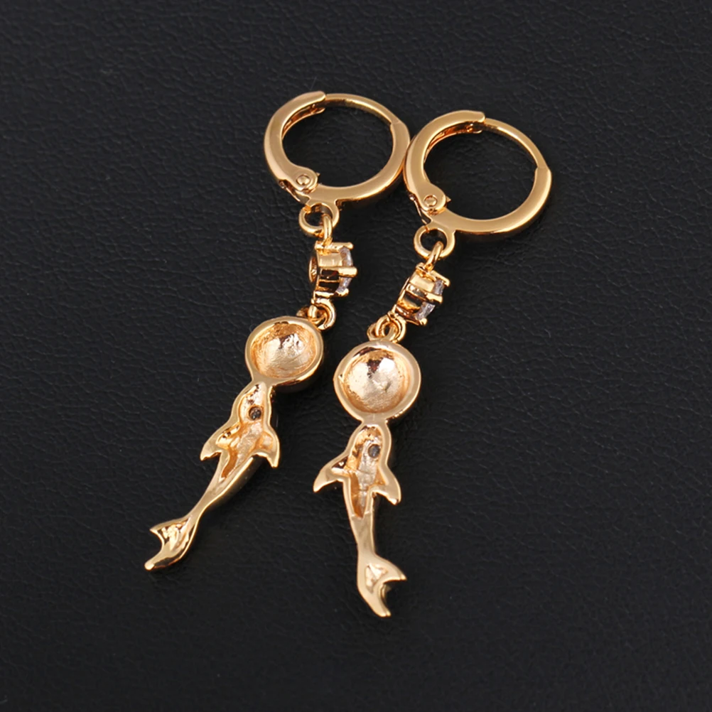 1Pair Women Dolphin Shape Zircon Earrings Simple Temperament Personality Chic Ear Rings Jewelry Decor (Golden)
1Pair Women Dolphin Shape Zircon Earrings Simple Temperament Personality Chic Ear Rings Jewelry Decor (Golden)